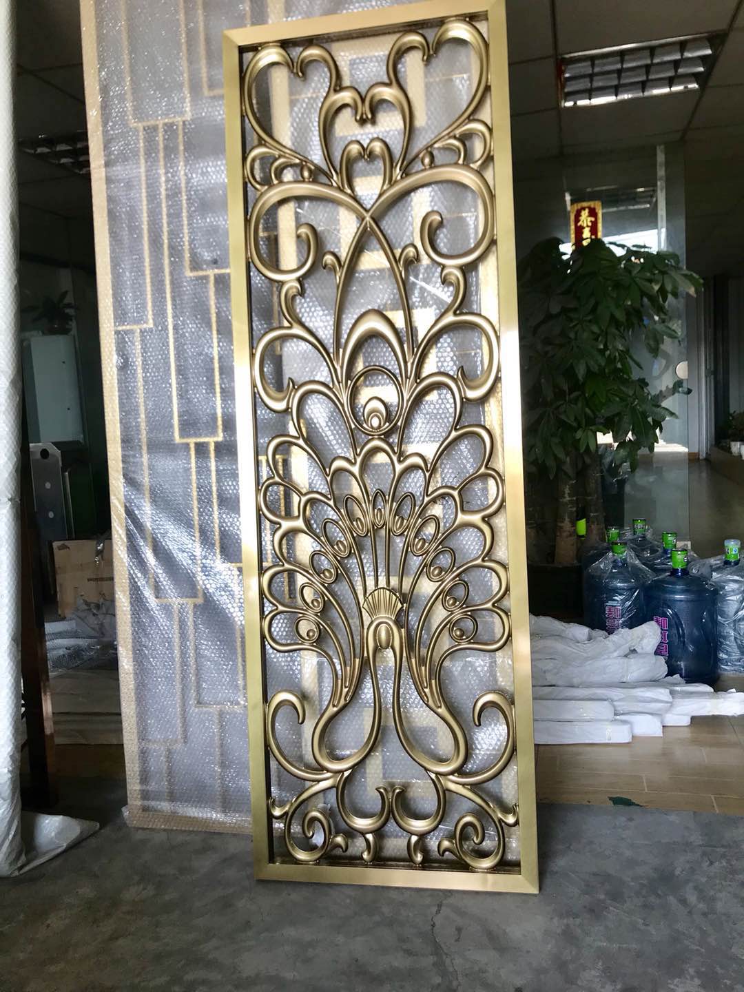 Stainless steel screen partition